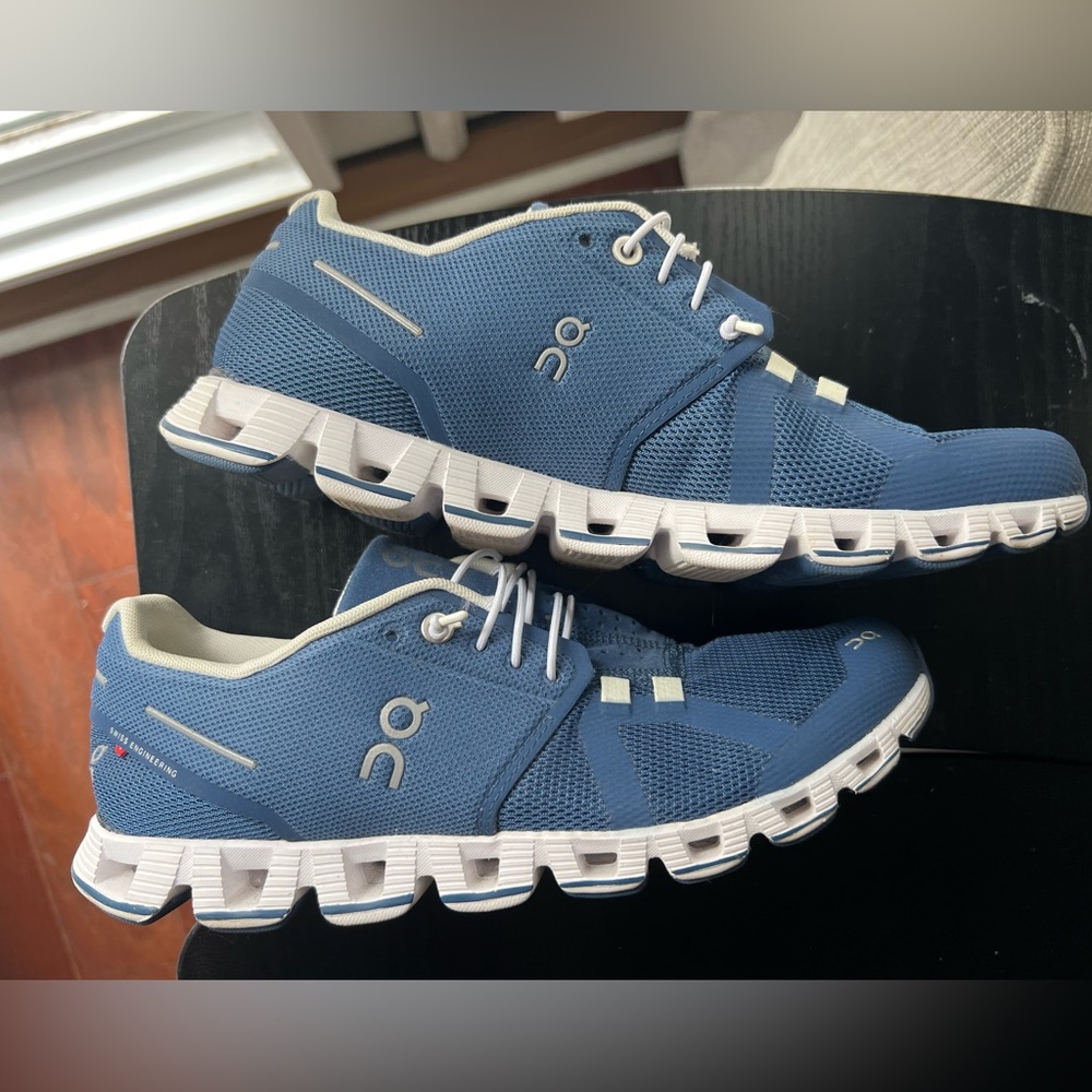 On Cloud Running Sneaker, women’s size 9